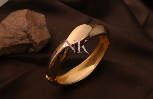 Classic Gold Shine Bracelet