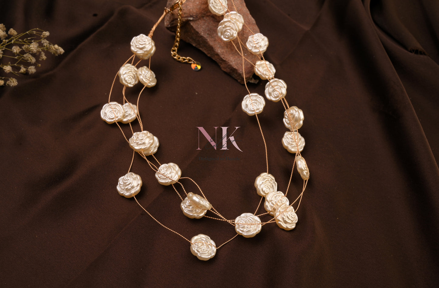 Rose Pearl Elegance Neckline