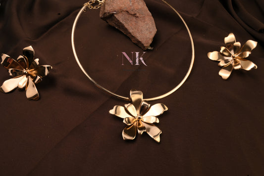Petal Shine Statement Ring & Neckline Set