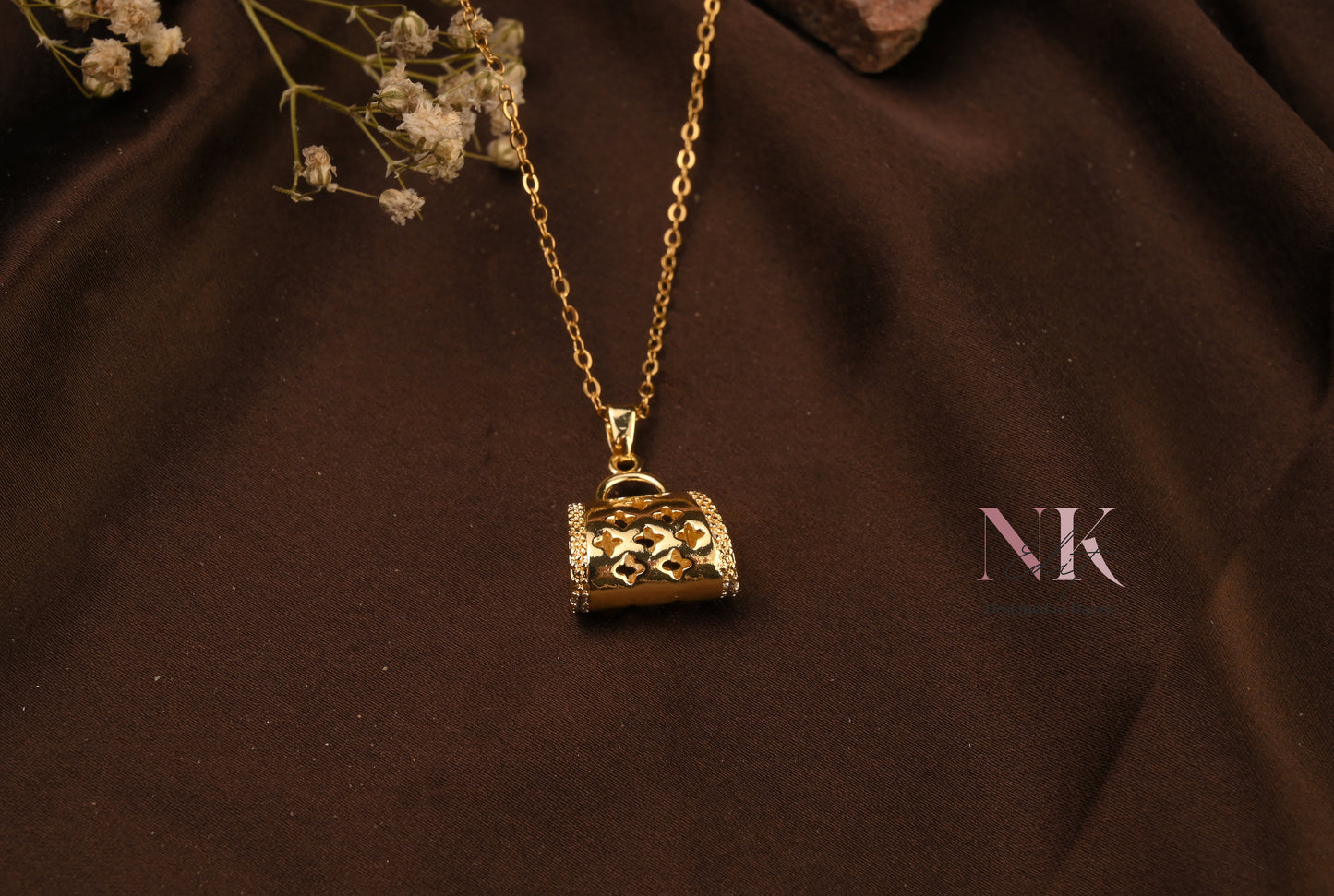 Regal Charm Gold Pendant Necklace
