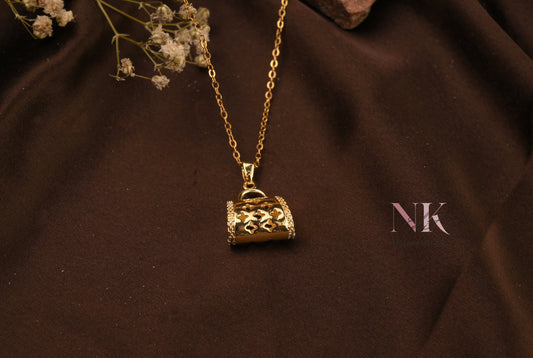 Regal Charm Gold Pendant Necklace