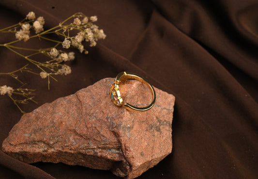 Color Chic Leaf Ring