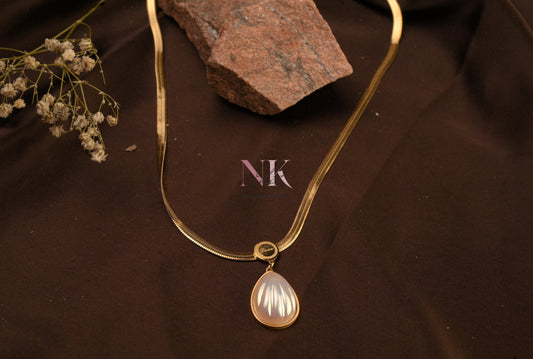 Lustrous Teardrop Pearl Pendant Neckline