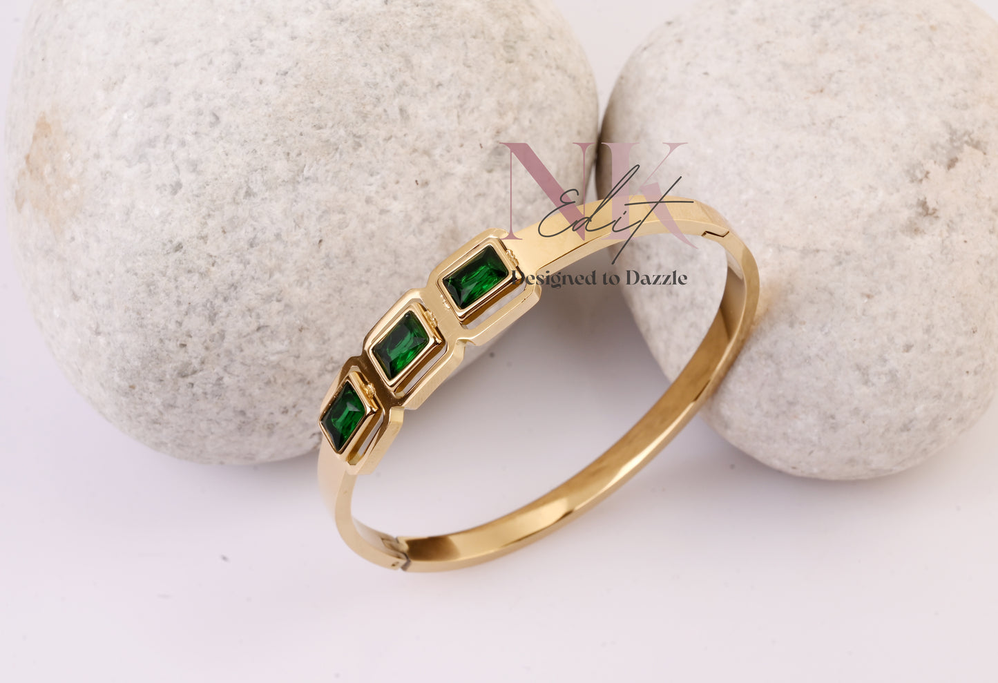 Emerald Green Triple-Stone Gold Bangle