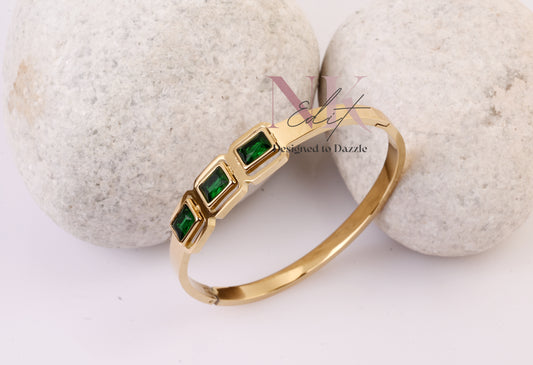 Emerald Green Triple-Stone Gold Bangle