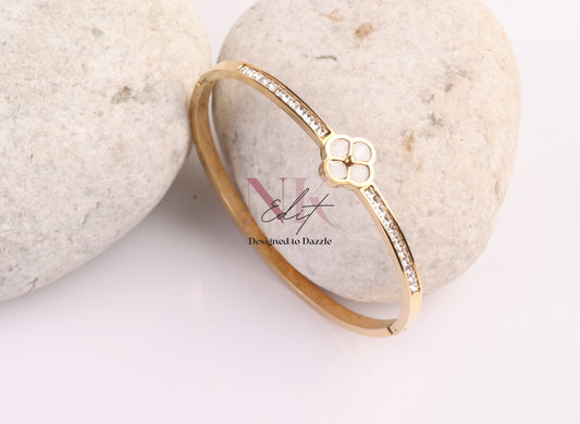 Clover Grace Crystal Line Bracelet