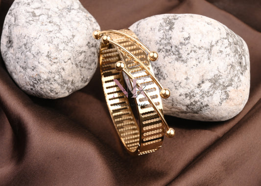 Golden orbit Bracelet