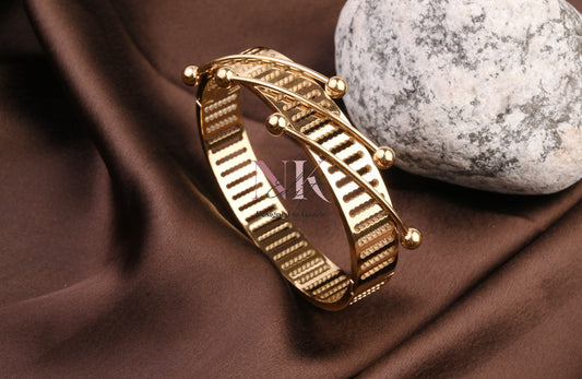 Golden orbit Bracelet