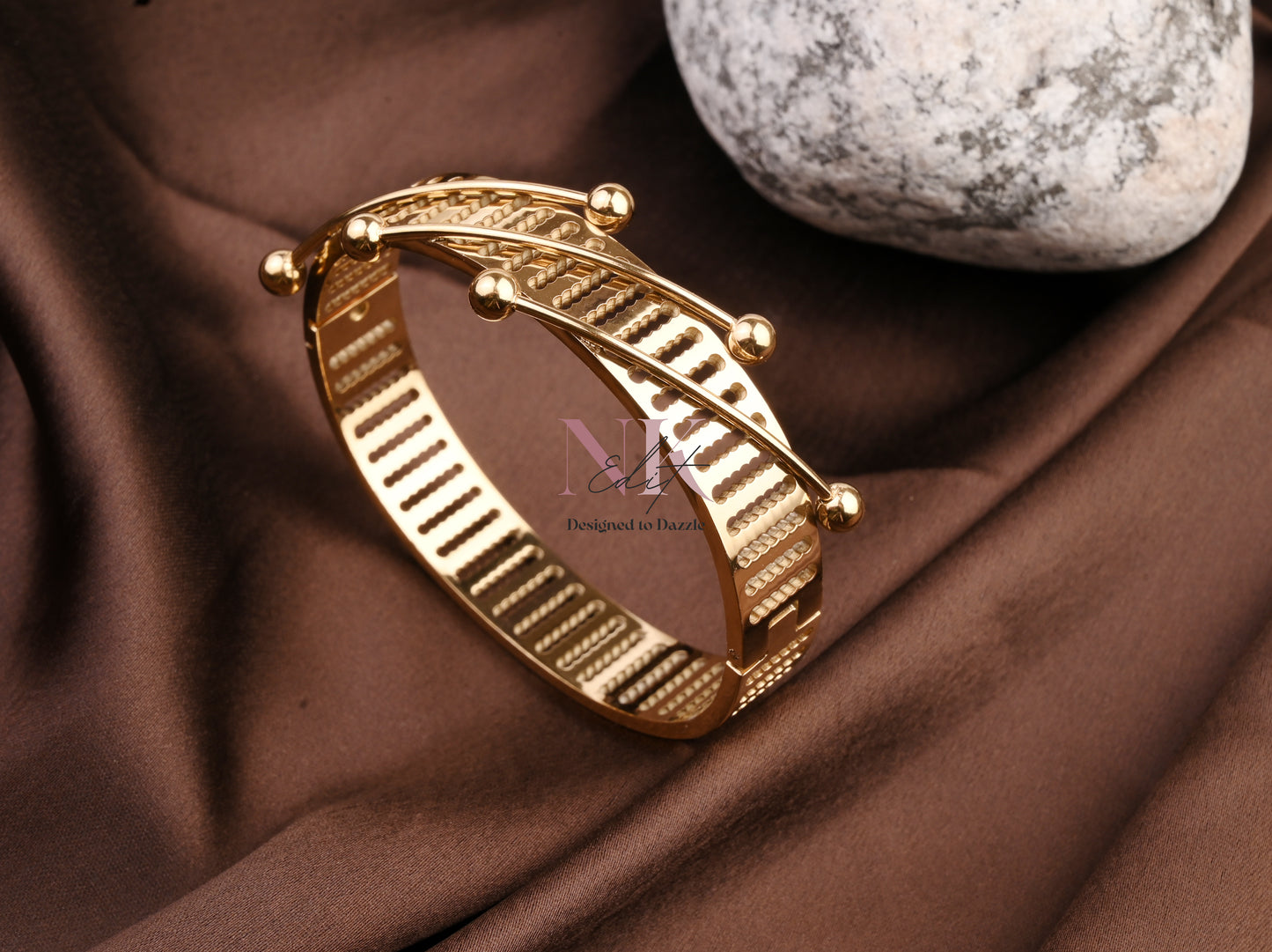 Golden orbit Bracelet
