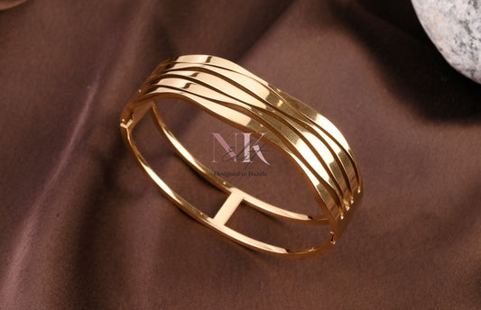 Golden Wave Elegance Bangle
