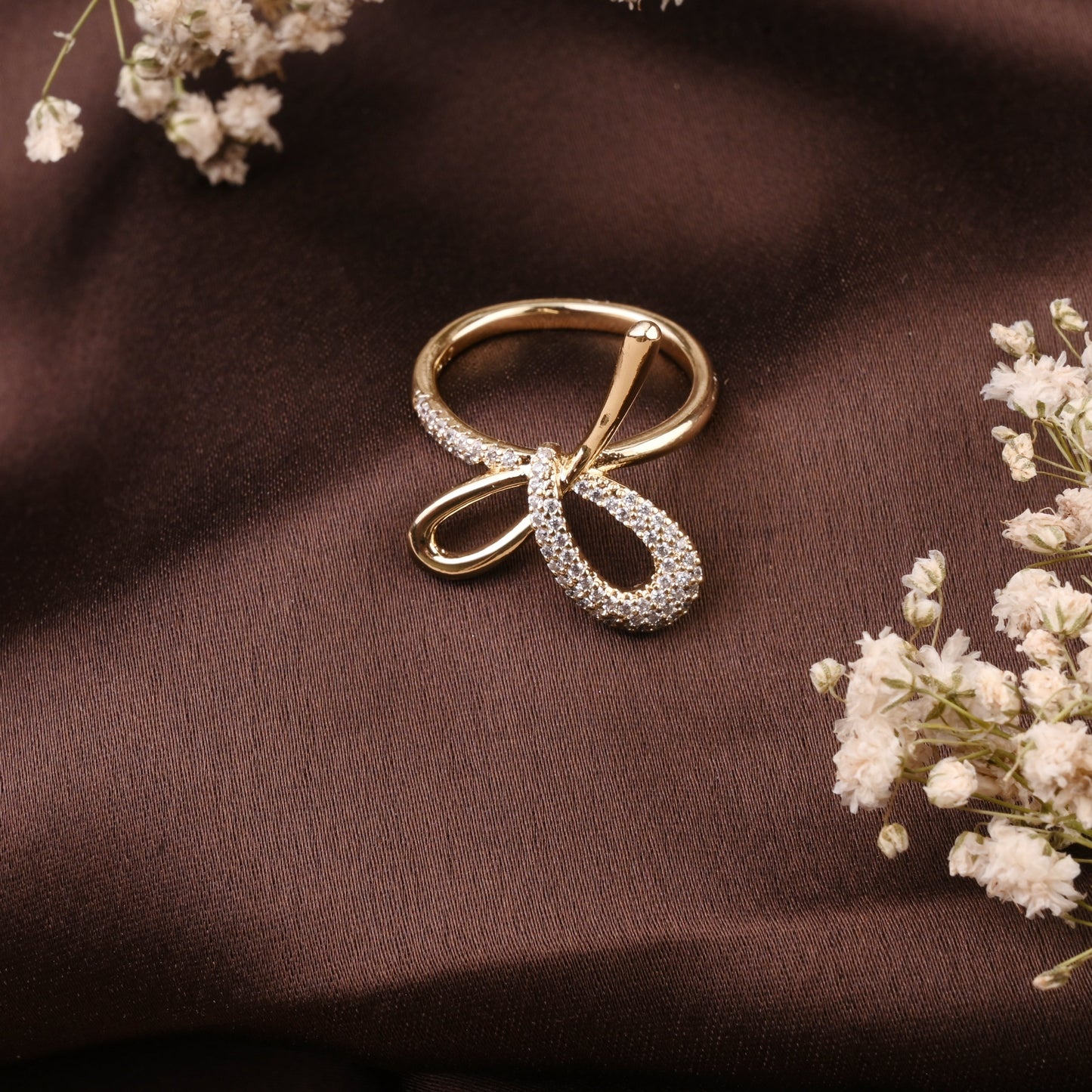 Infinity style Gold Ring