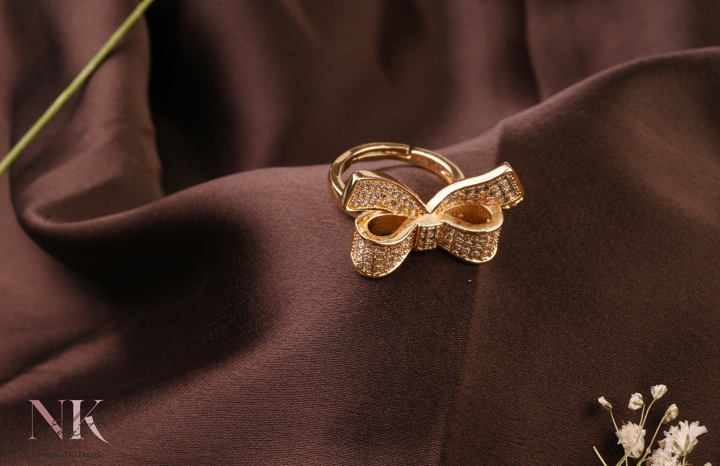 BOW Diamond ring