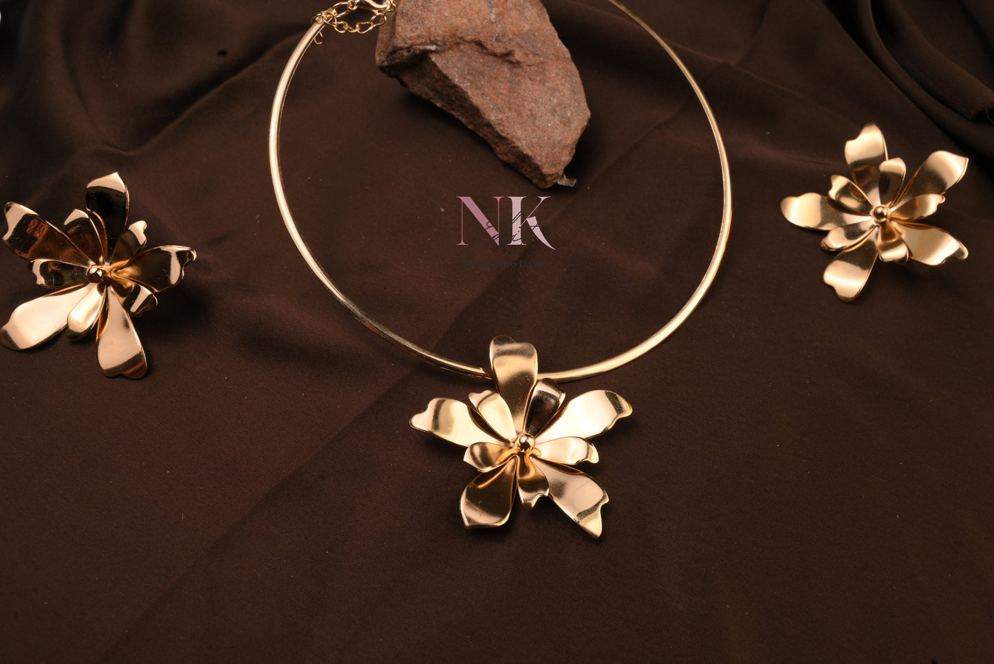 Petal Shine Statement Ring & Neckline Set