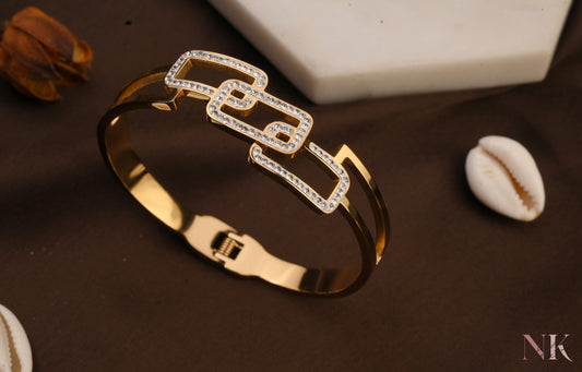 Elegant Crystal Link Bracelet